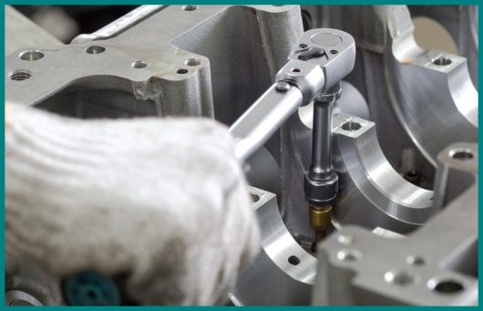 How to Use a Torque Wrench Properly